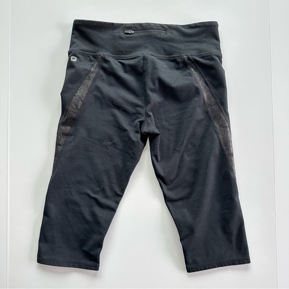 Fabletics Black Capri Leggings - Picture 3 of 5